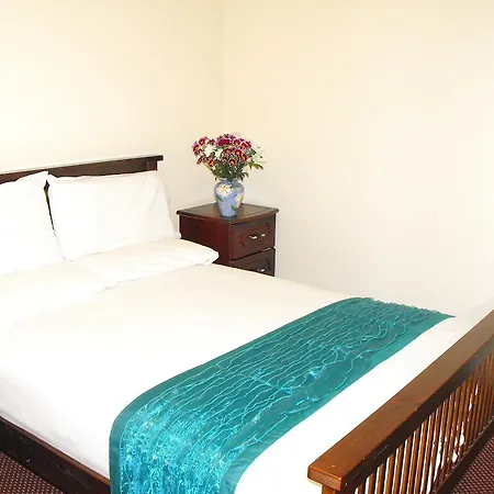 Hazelbrook Lodge-2