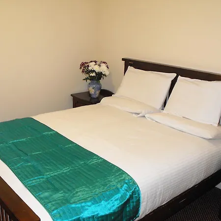 Hazelbrook Lodge-3